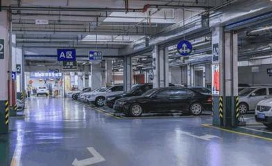 地下停車場的洗車店為何如此火爆？停車服務的隱藏商機揭秘